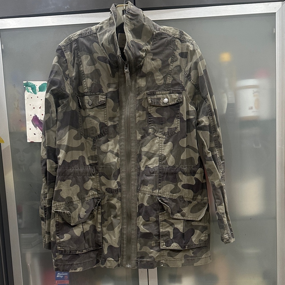 Stylish Women's Camouflage Utility Jacket